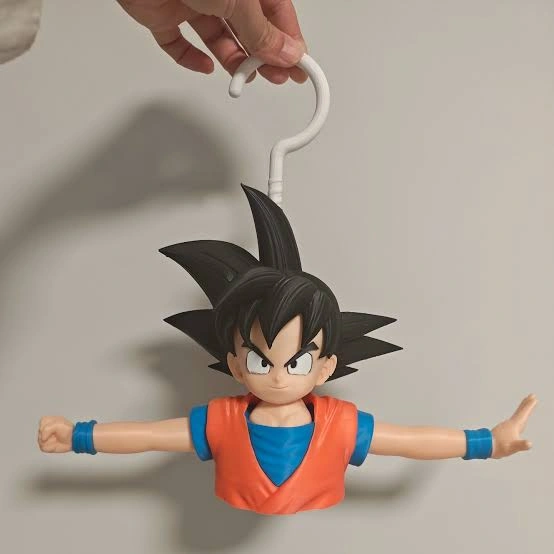 Goku Hanger view 3